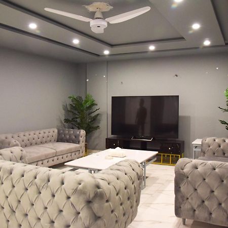 Luxe Suites Bahria Town Lahore Exterior foto