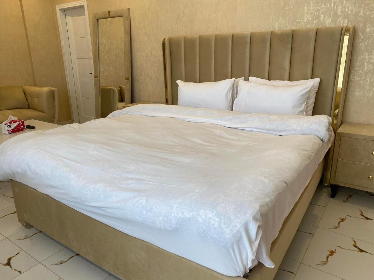 Luxe Suites Bahria Town Lahore Exterior foto