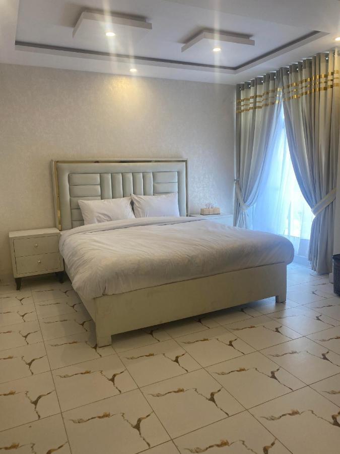 Luxe Suites Bahria Town Lahore Exterior foto