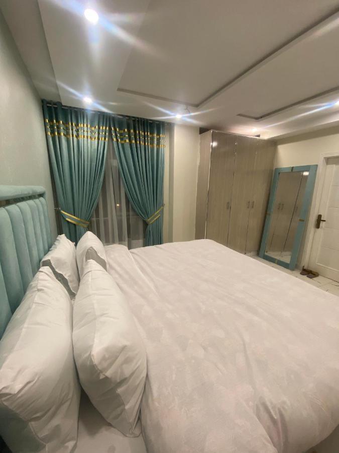 Luxe Suites Bahria Town Lahore Exterior foto