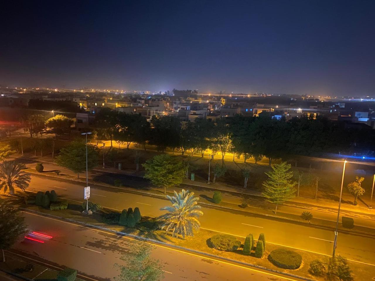 Luxe Suites Bahria Town Lahore Exterior foto