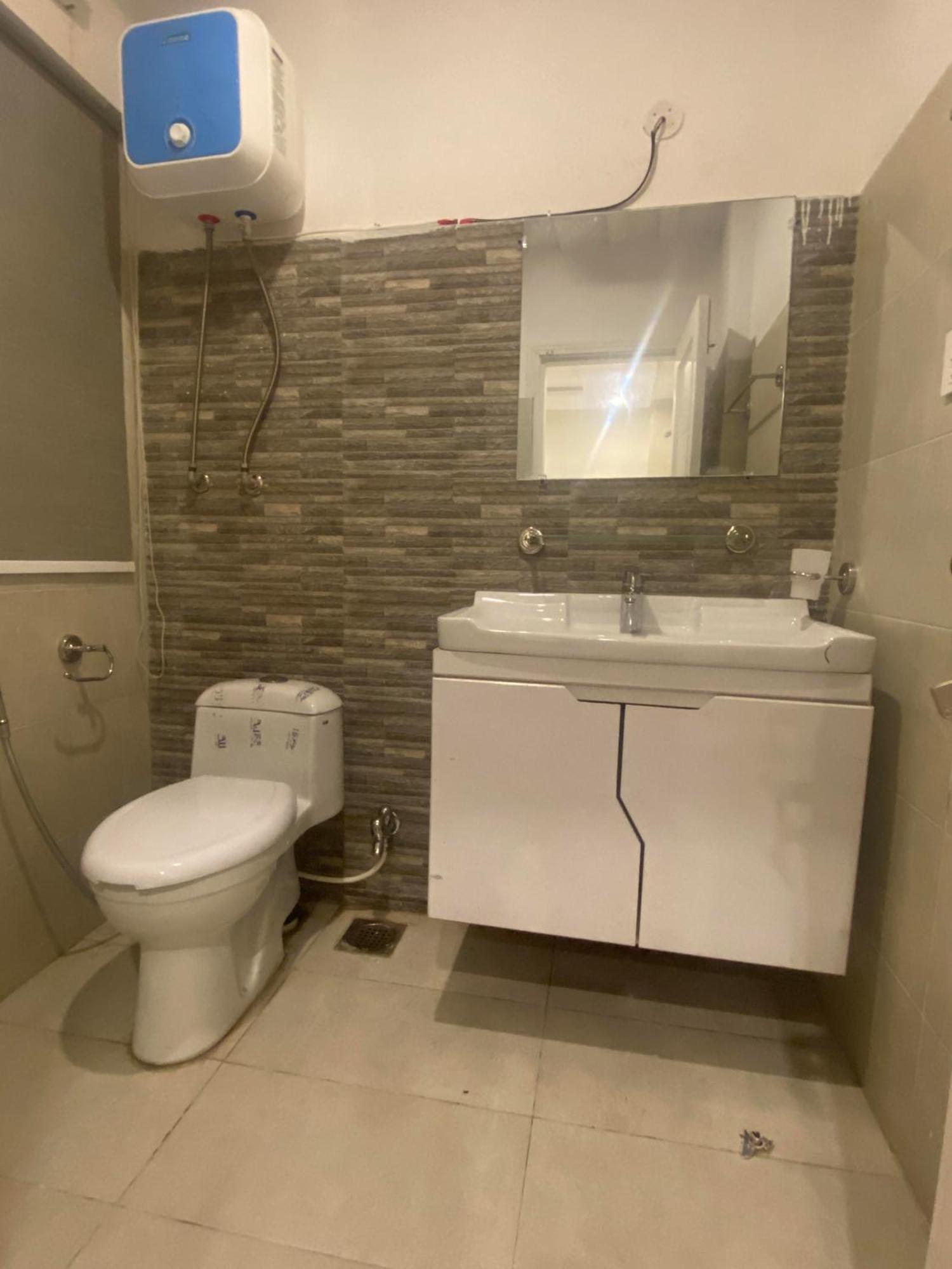 Luxe Suites Bahria Town Lahore Exterior foto